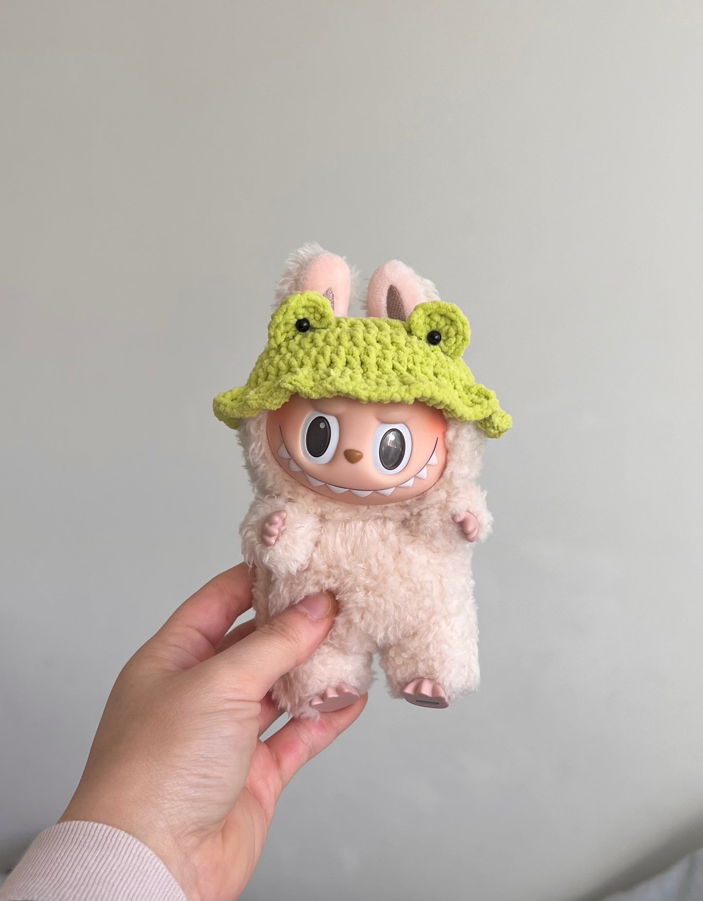 labubu frog hat